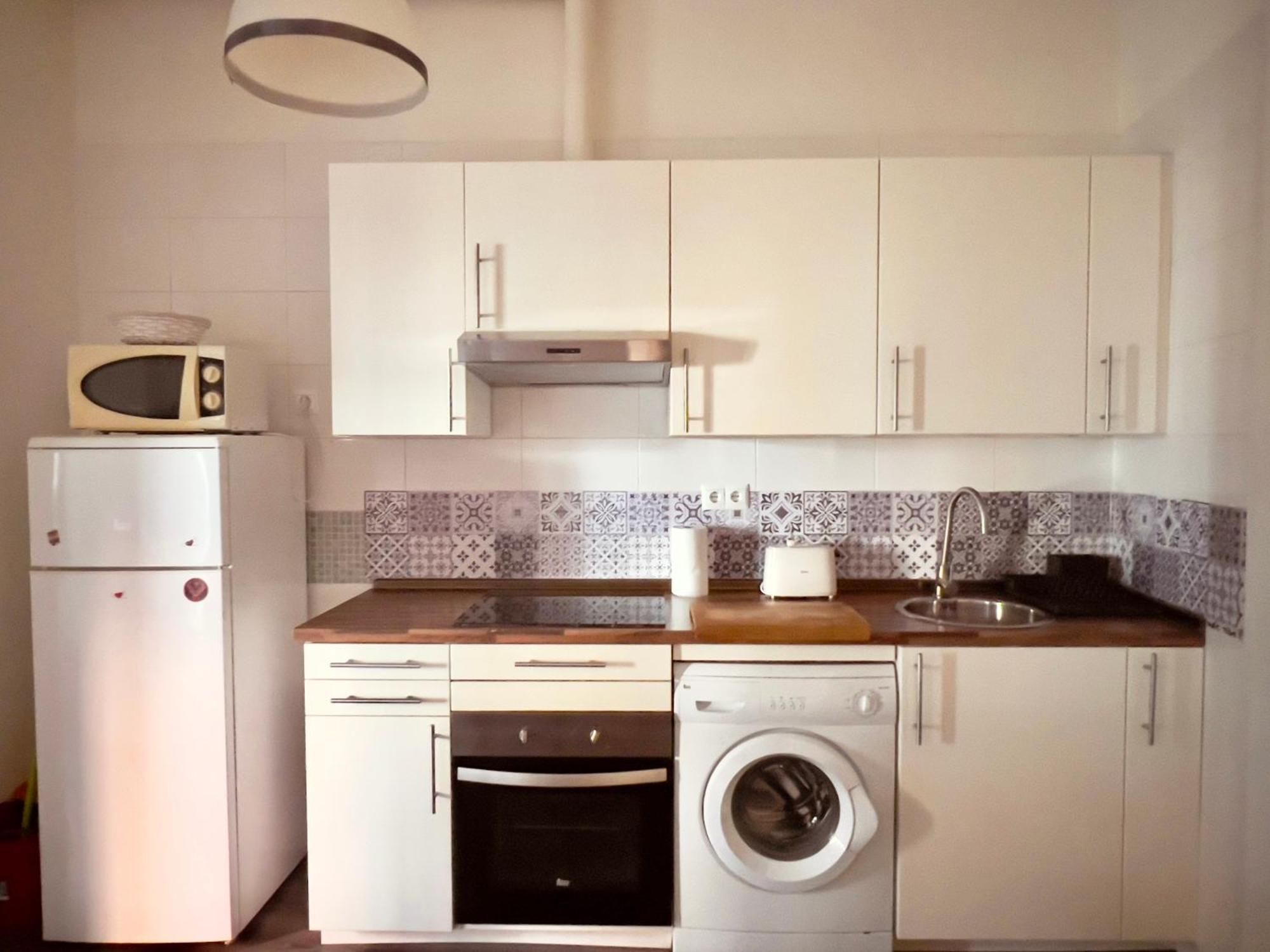 Apartment Housingleon Cardiles *