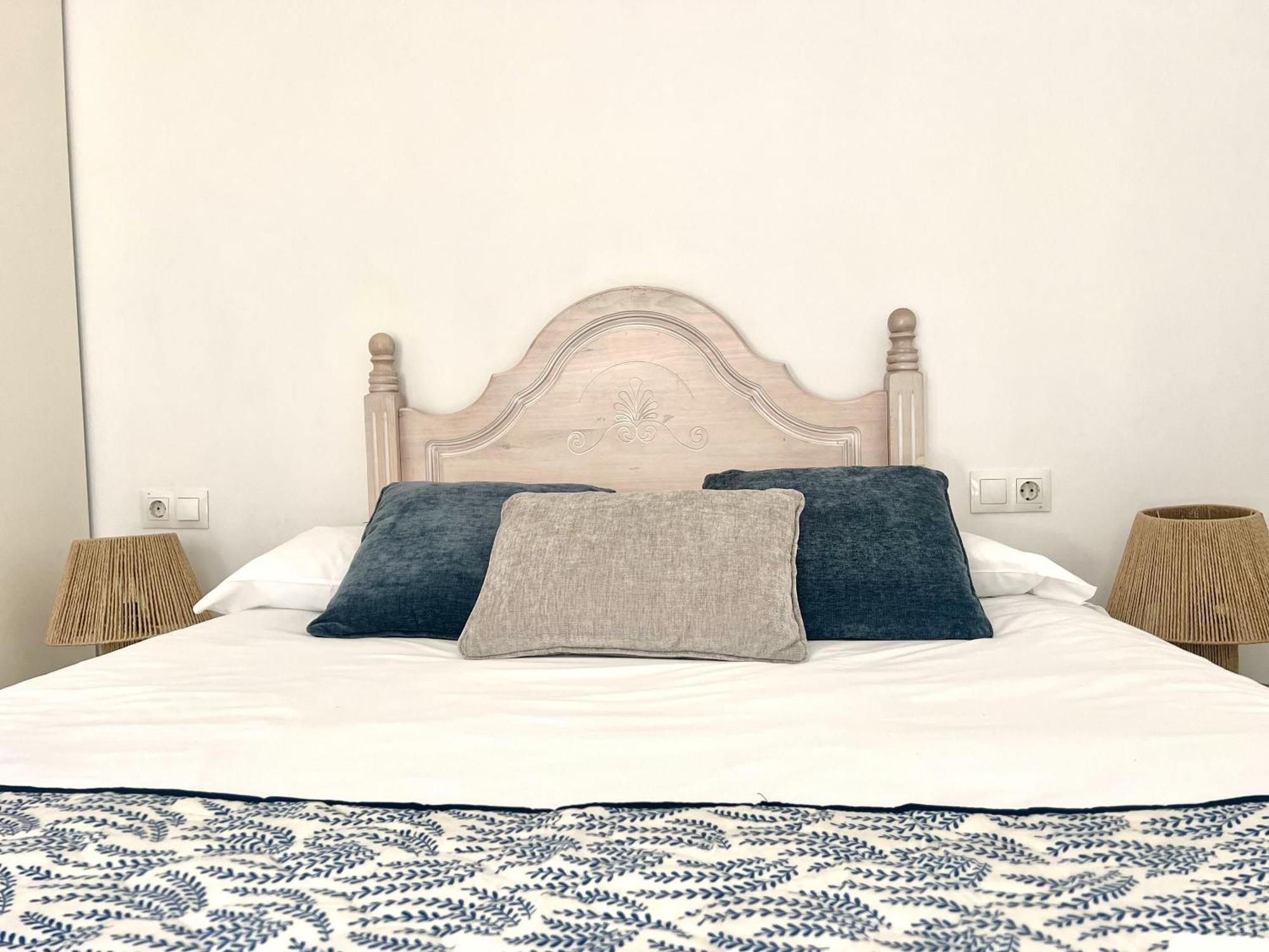 Apartment Housingleon Cardiles Leon