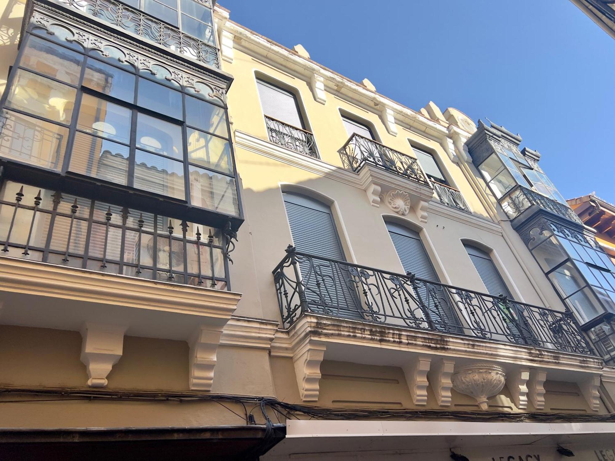 Apartment Housingleon Cardiles